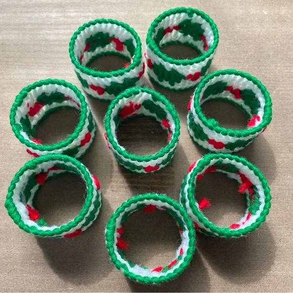 Estate Vintage Christmas Needlepoint Napkin Rings Set of 8 Red and Green - Picture 2 of 5